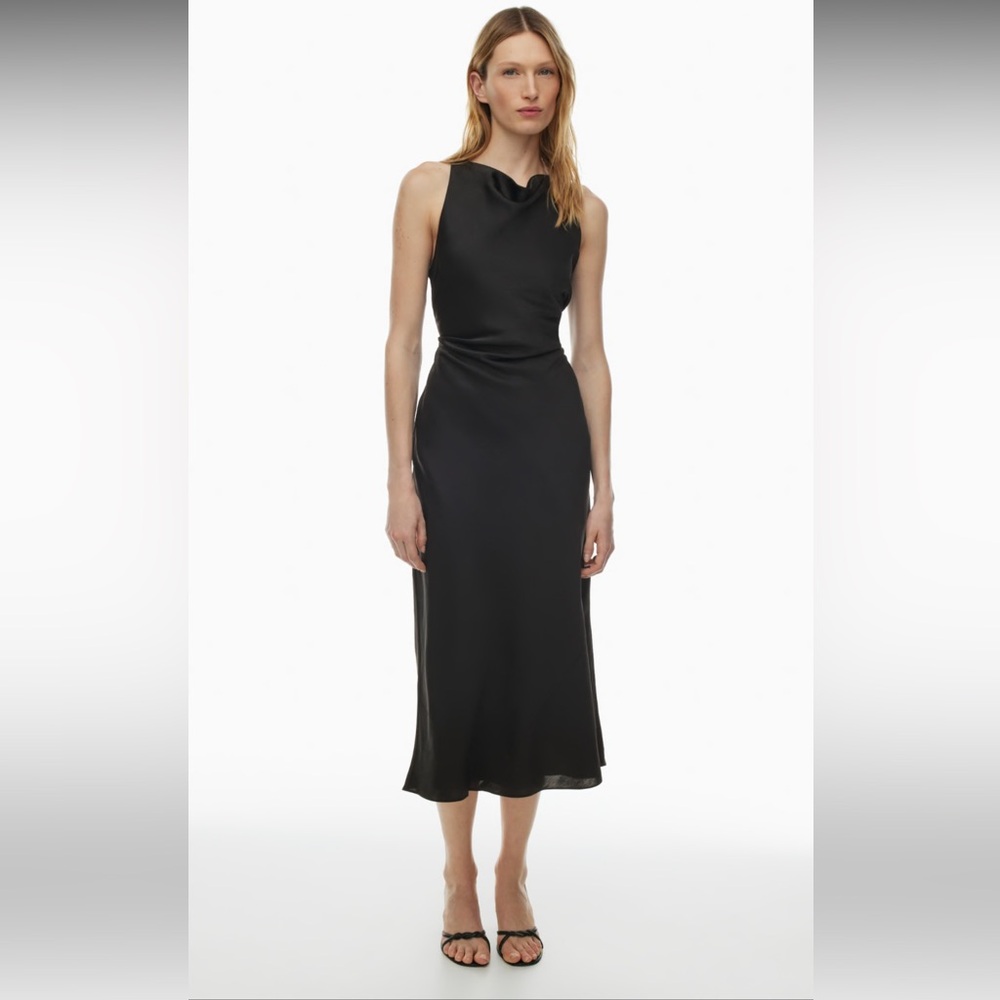 Aritzia Wilfred
Portrait Satin Dress